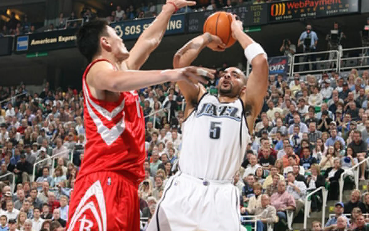 库里战靴的圣诞限定，球鞋爱好者期待已久（备受鞋迷期待的库里圣诞限定战靴）