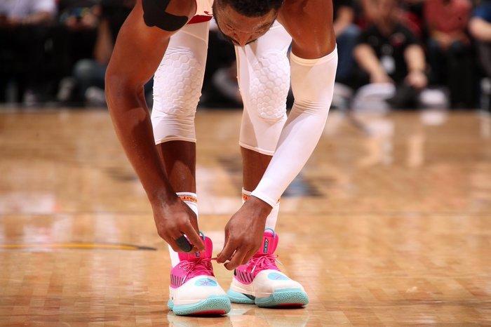 场均19.2分！Shams：波尔津吉斯因病将缺阵两周 并接受进一步评估（场均19.2分的波尔津吉斯因病预计休战两周，Shams称其将接受进一步评估）